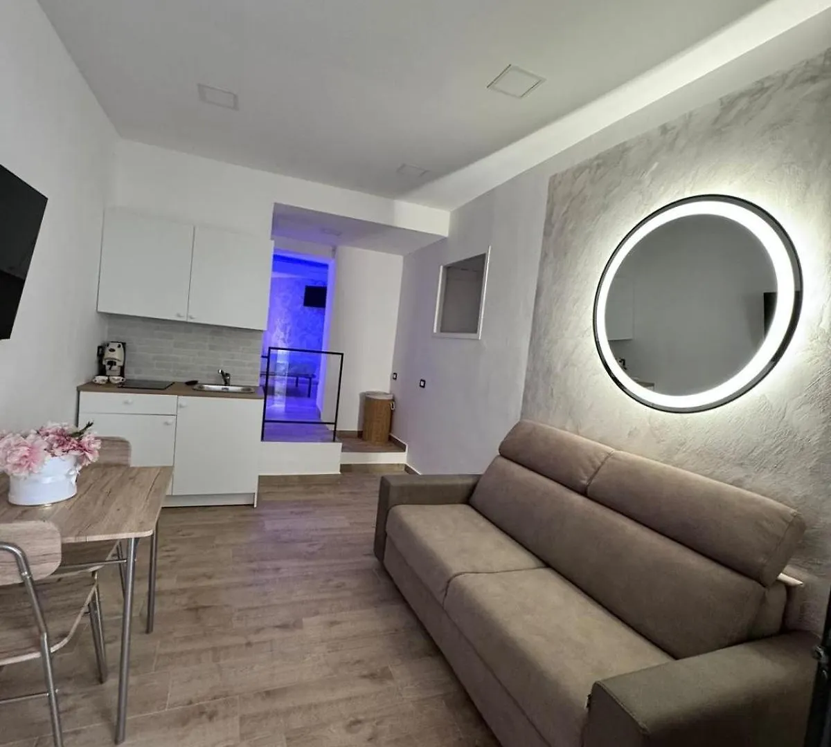 Anita S Home Naples